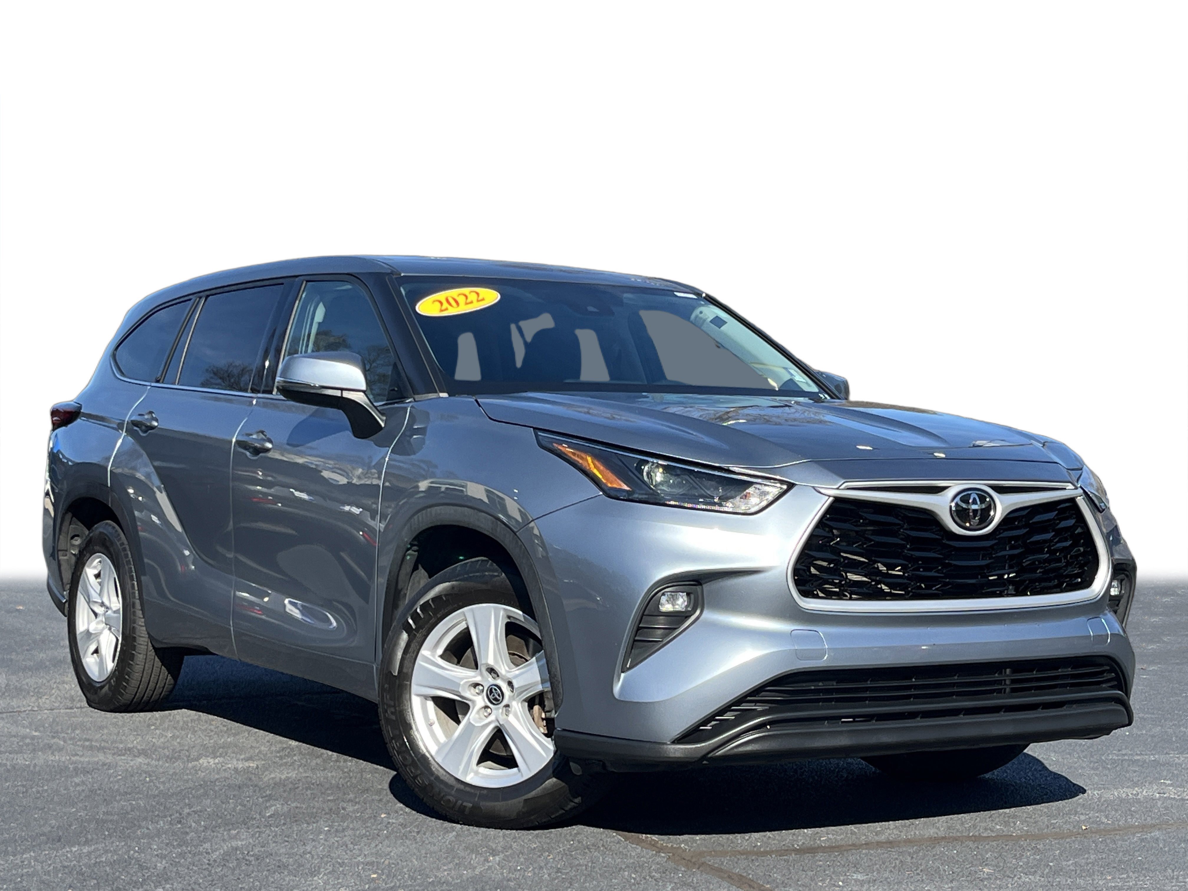 Used 2022 Toyota Highlander LE image 2