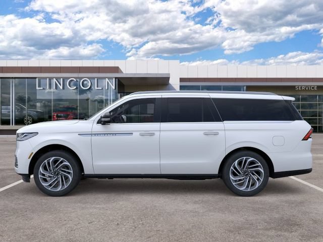 New 2025 Lincoln Navigator L Reserve AWD/4WD image 3