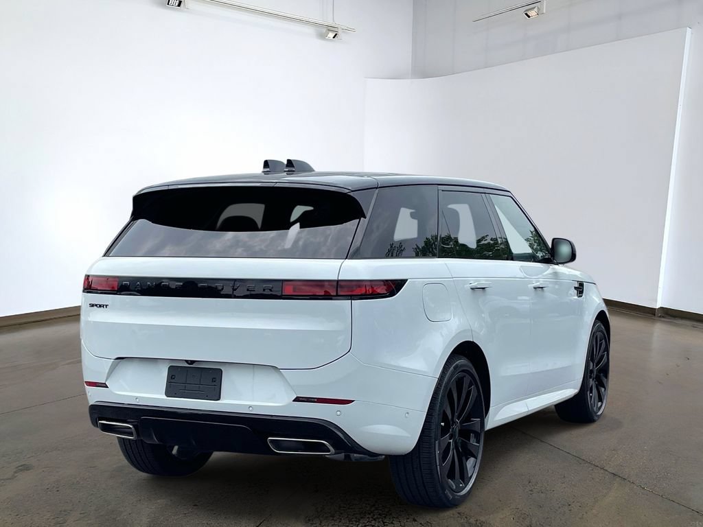 New 2026 Land Rover Range Rover Sport Dynamic SE AWD/4WD image 4