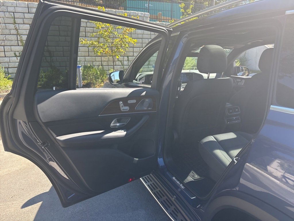 Used 2025 Mercedes-Benz GLS 450 4MATIC image 12
