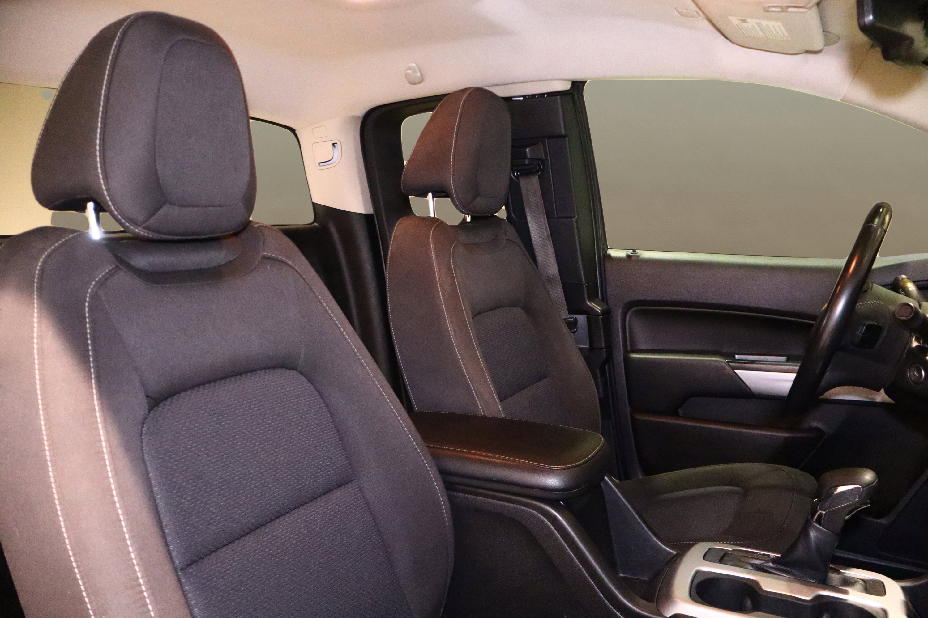 Used 2022 Chevrolet Colorado LT w/ Fleet Safety Package image 18