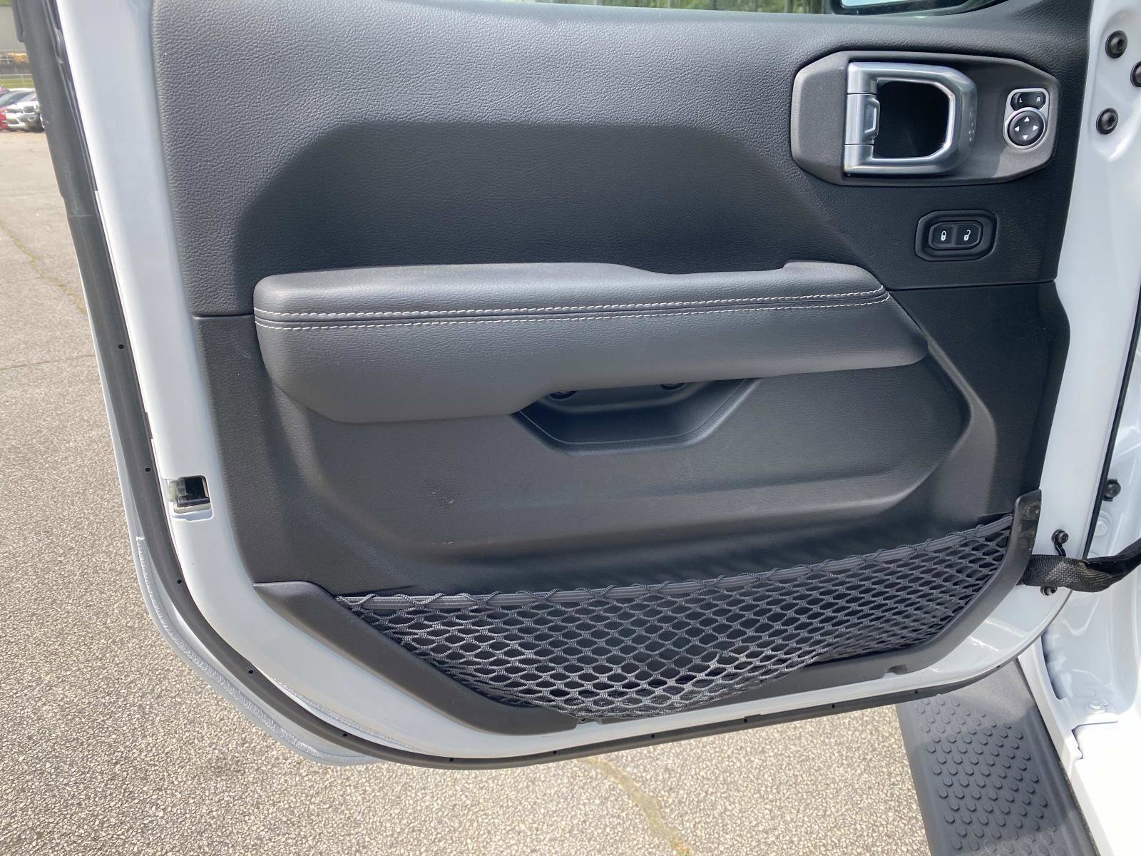 Used 2023 Jeep Wrangler Sahara w/ Cold Weather Group image 20