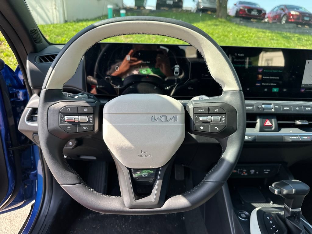 Used 2025 Kia K4 GT-Line w/ GT-Line Sunroof Package image 14