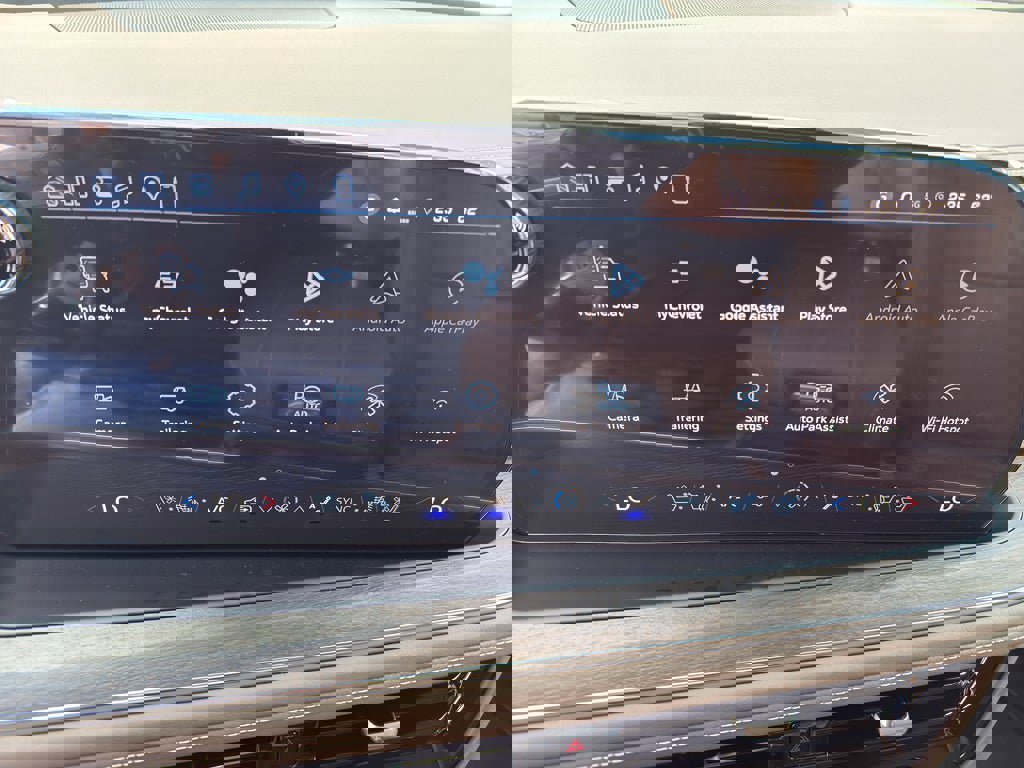 New 2026 Chevrolet Suburban High Country image 18