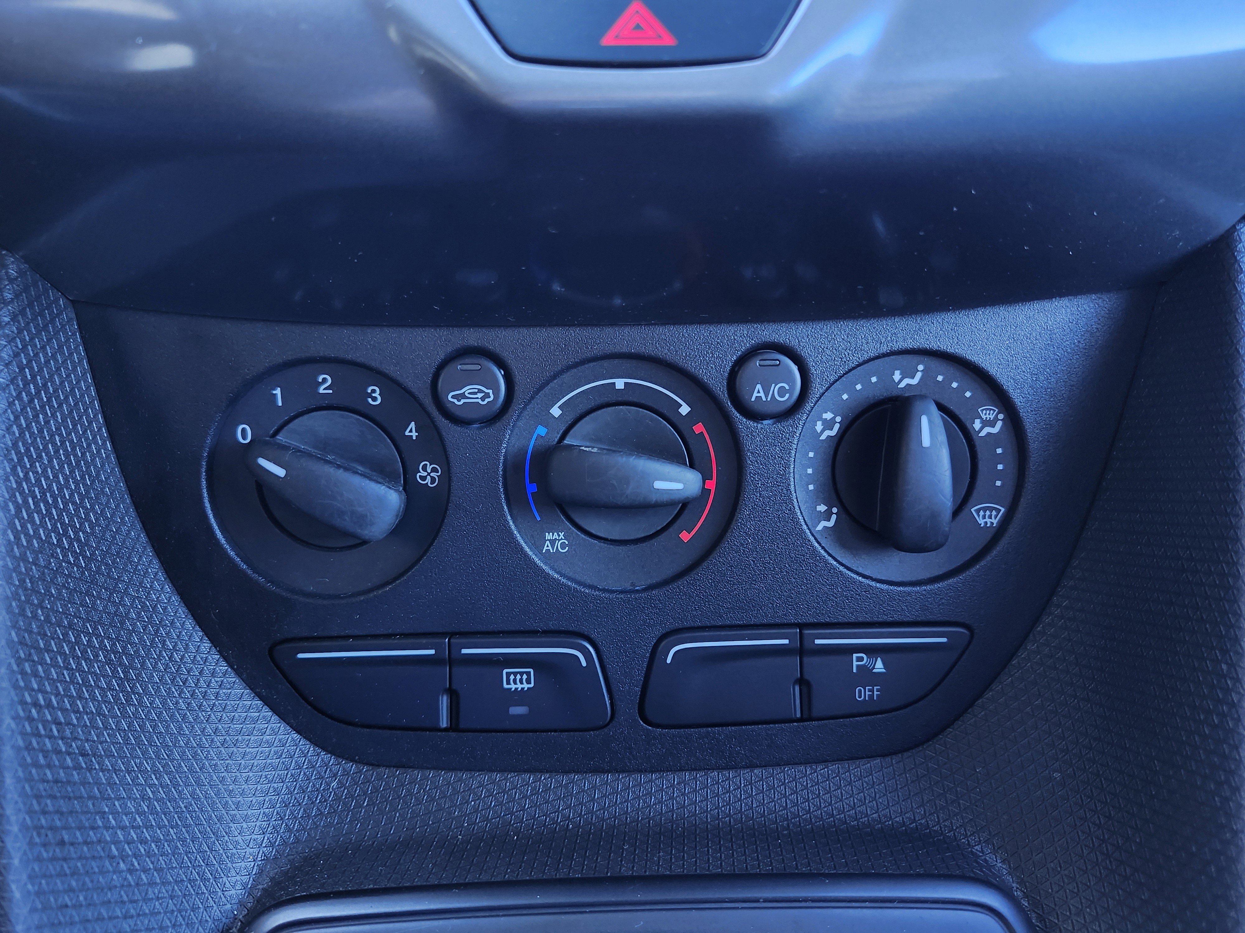 Used 2016 Ford Transit Connect XLT FWD image 7