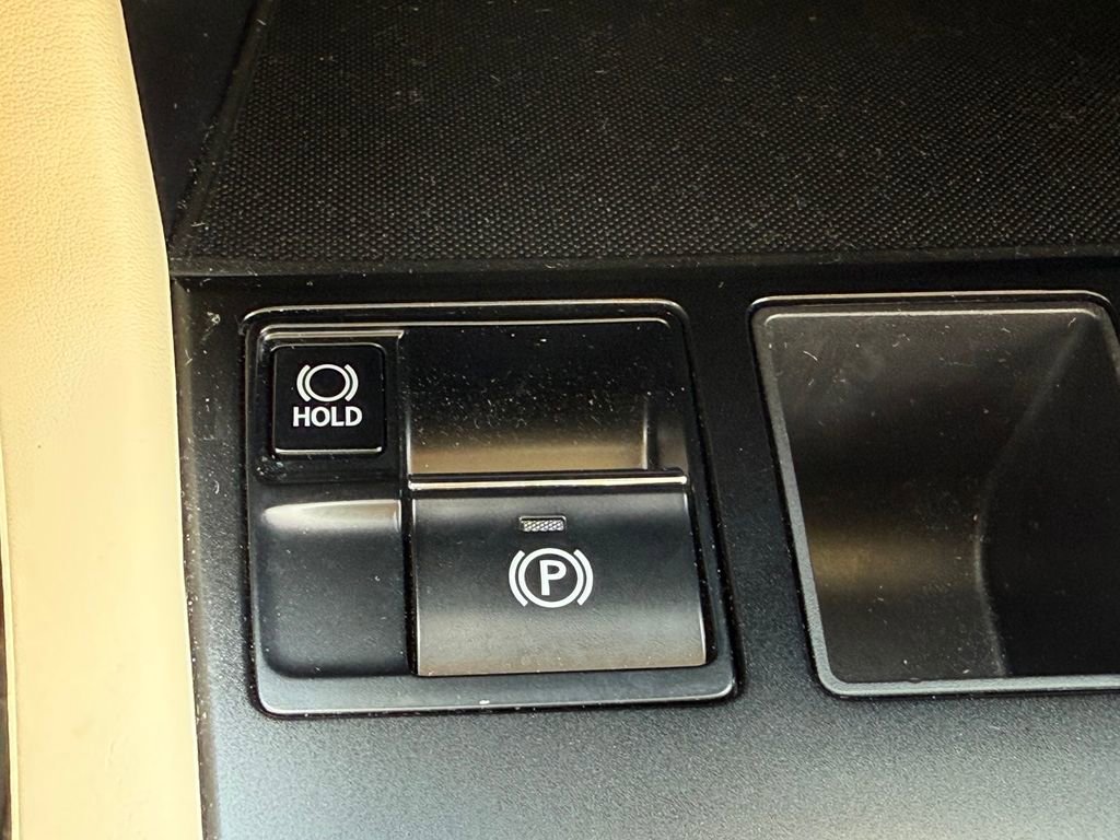 Used 2022 Lexus RX 450h AWD image 25