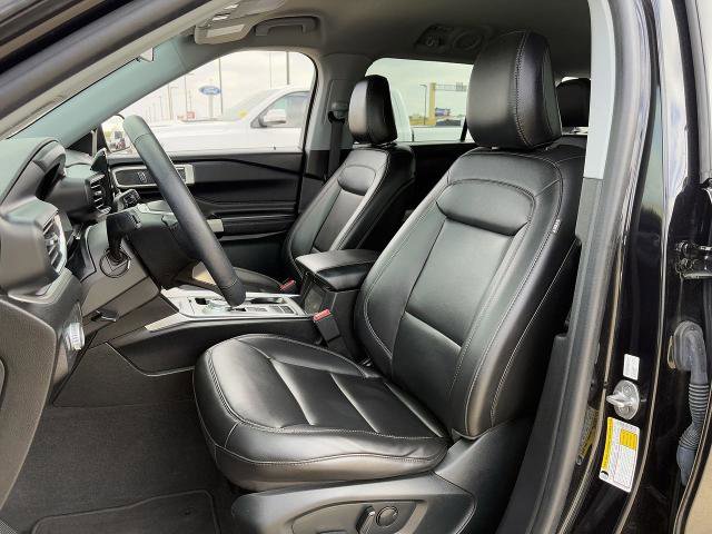 Certified 2022 Ford Explorer XLT w/ Equipment Group 202A image 25