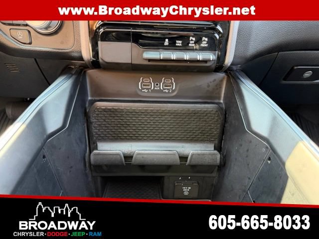 Used 2024 RAM 1500 Laramie AWD/4WD image 17
