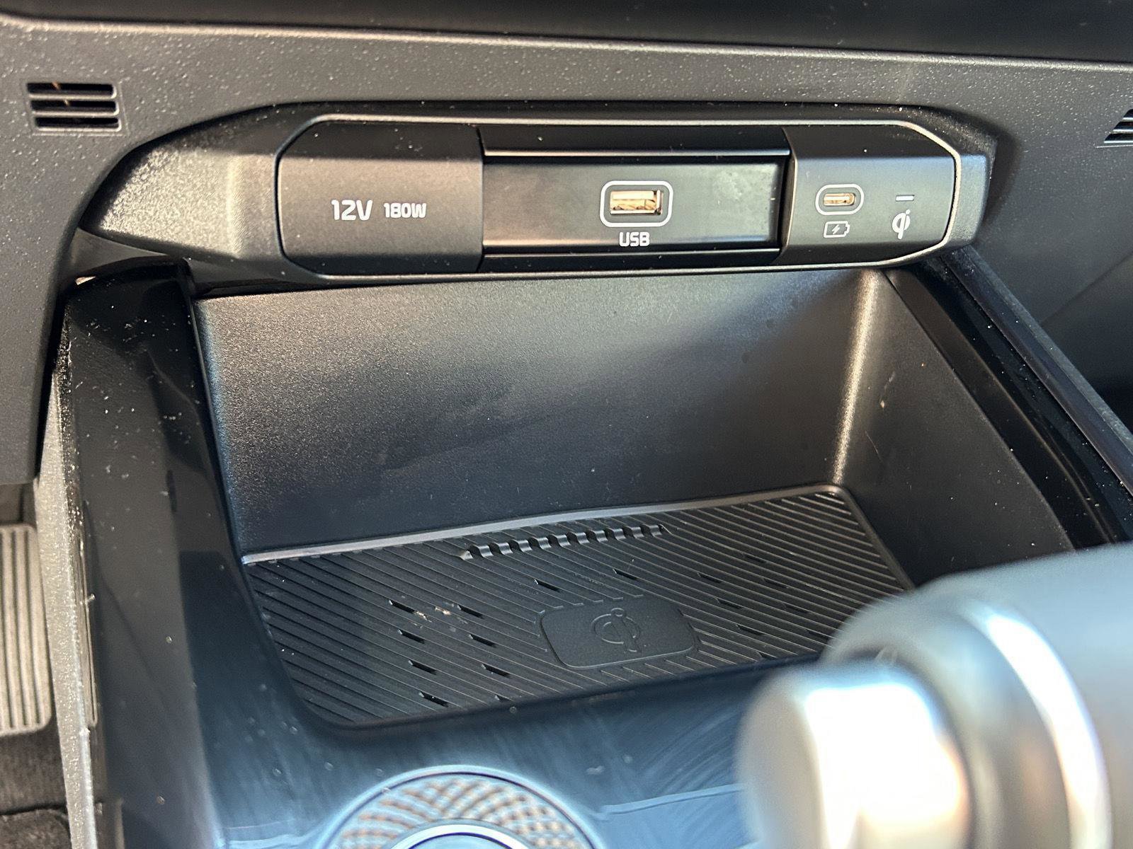 Used 2025 Kia Niro EX image 29