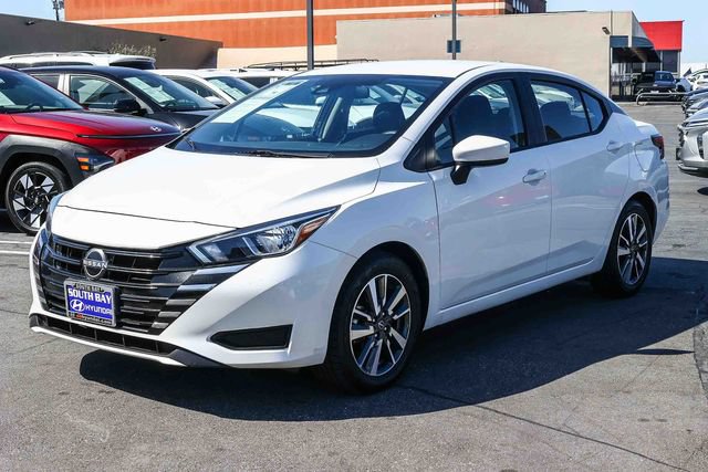 Used 2024 Nissan Versa SV FWD image 3
