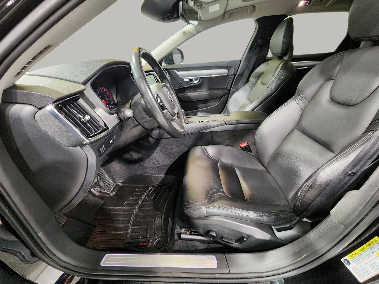 Used 2018 Volvo V90 T5 Cross Country w/ Convenience Package image 12