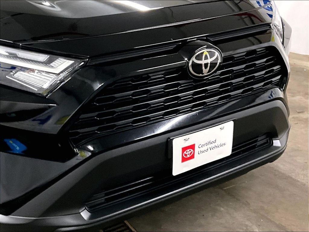 Certified 2023 Toyota RAV4 LE AWD/4WD image 30