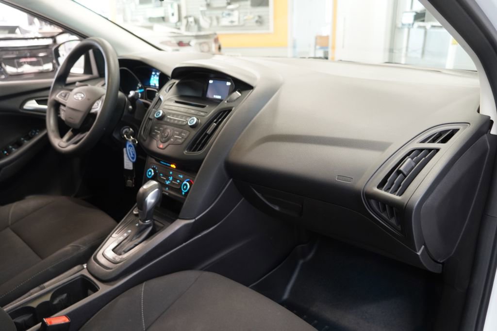 Used 2015 Ford Focus SE FWD image 33