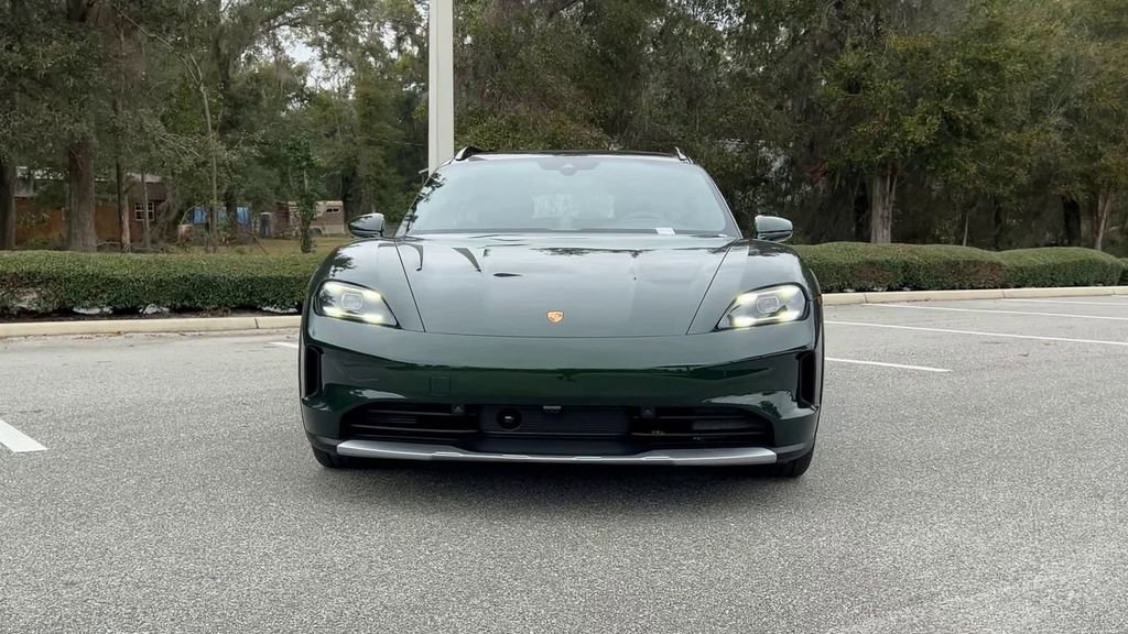 New 2025 Porsche Taycan 4S image 3