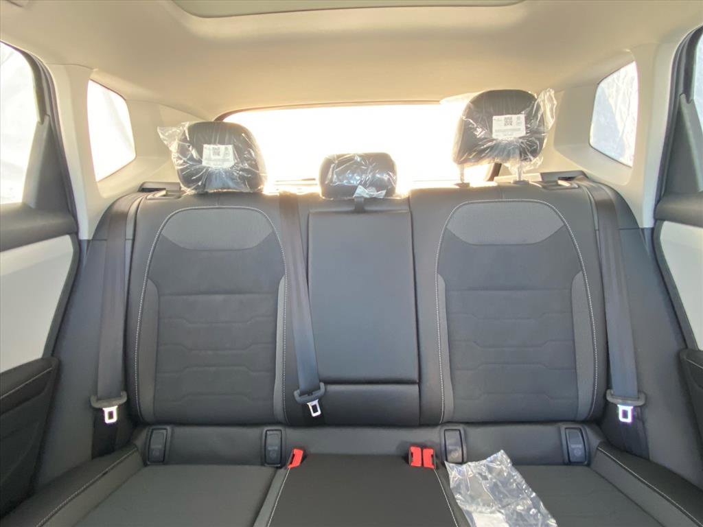 New 2026 Volkswagen Taos SE image 10
