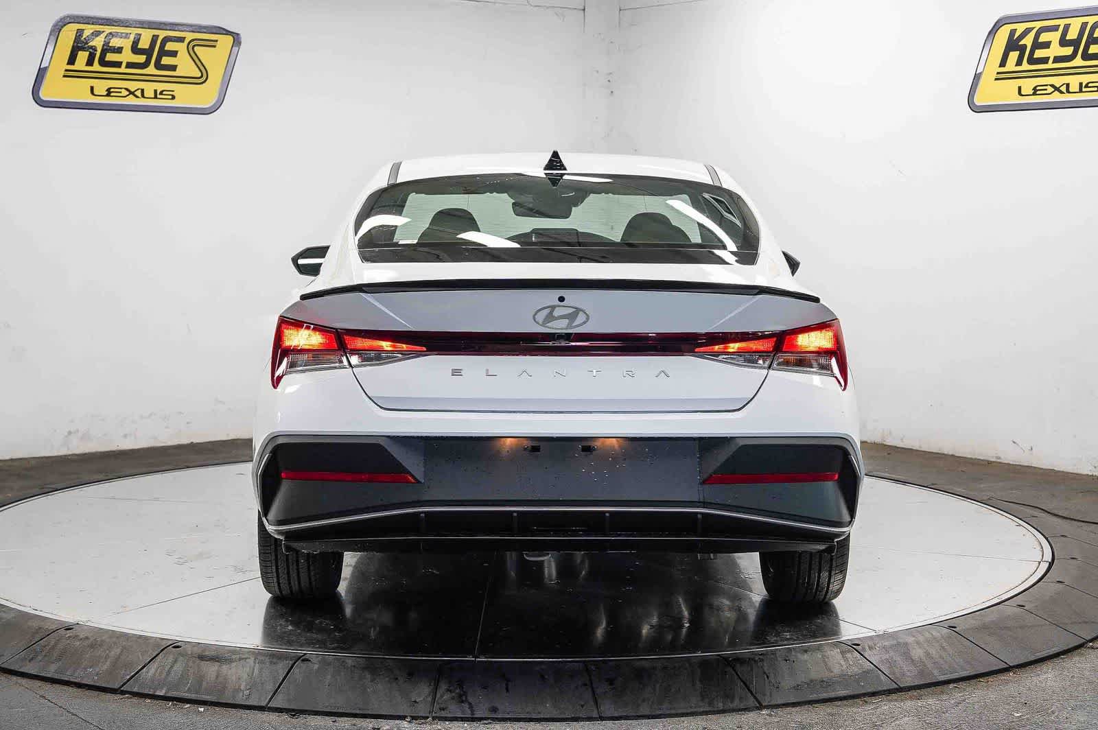 Used 2026 Hyundai Elantra Sport FWD image 3