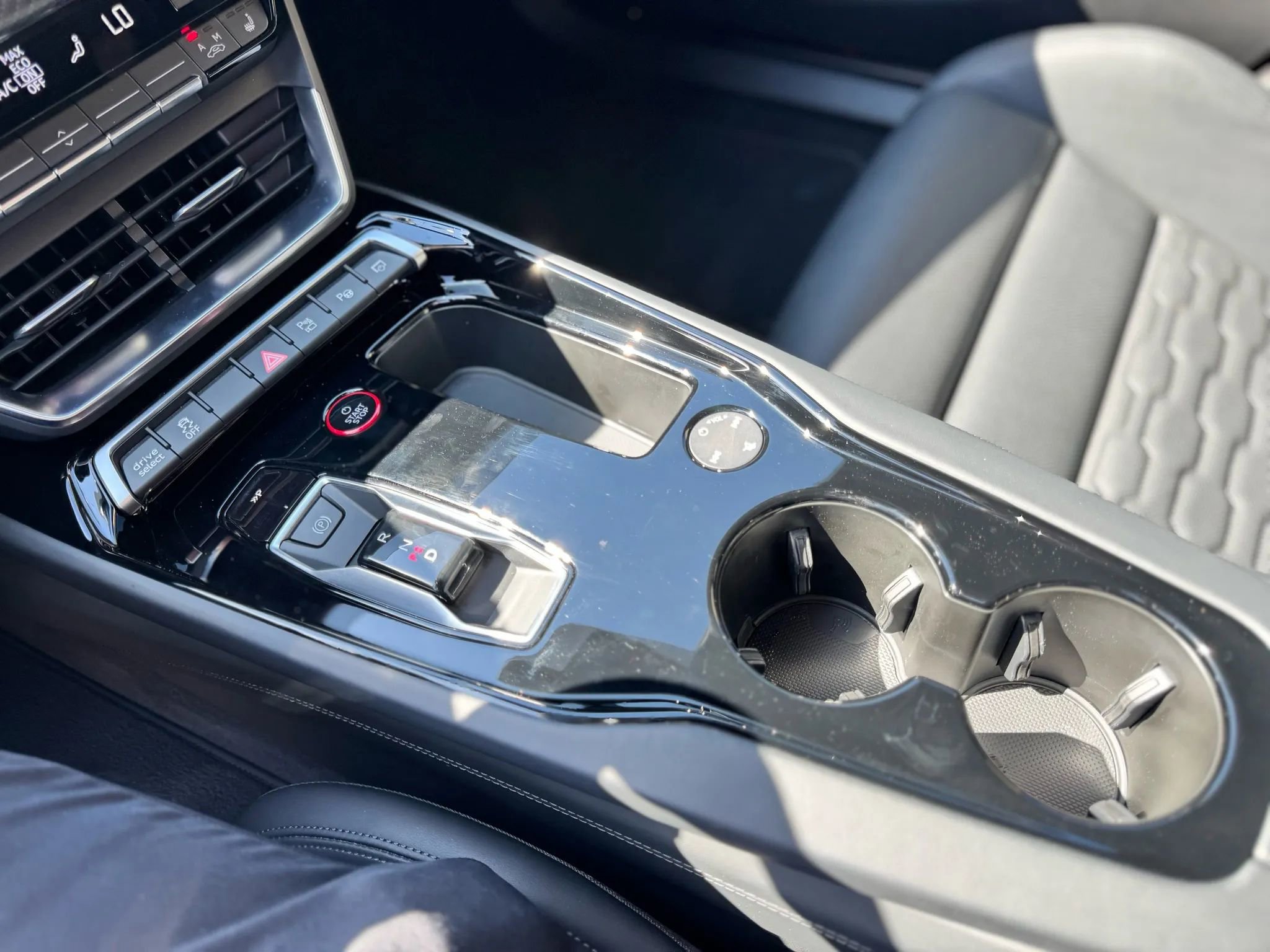 Used 2024 Audi RS e-tron GT w/ Carbon Performance Package image 25