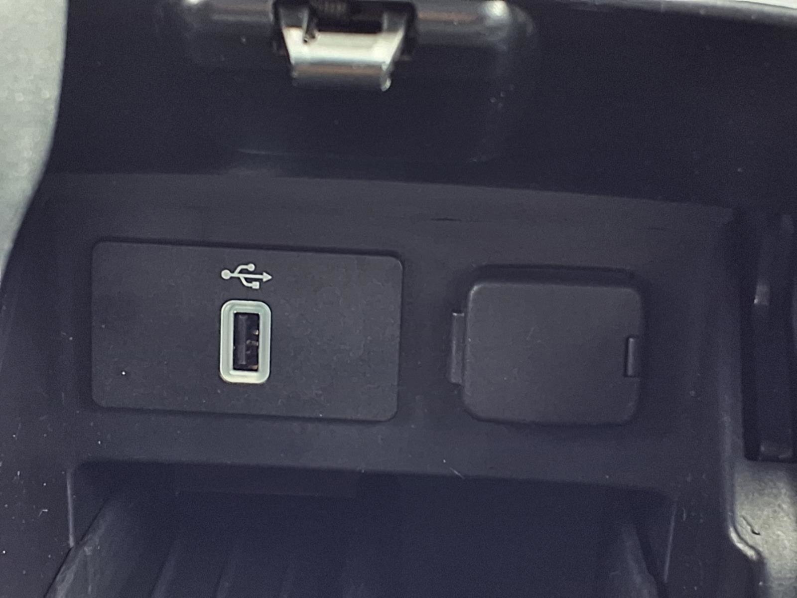 Used 2019 Ford Explorer XLT w/ Equipment Group 202A image 14