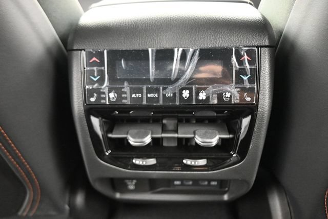 New 2026 Jeep Grand Cherokee Summit w/ Obsidian Package AWD/4WD image 25