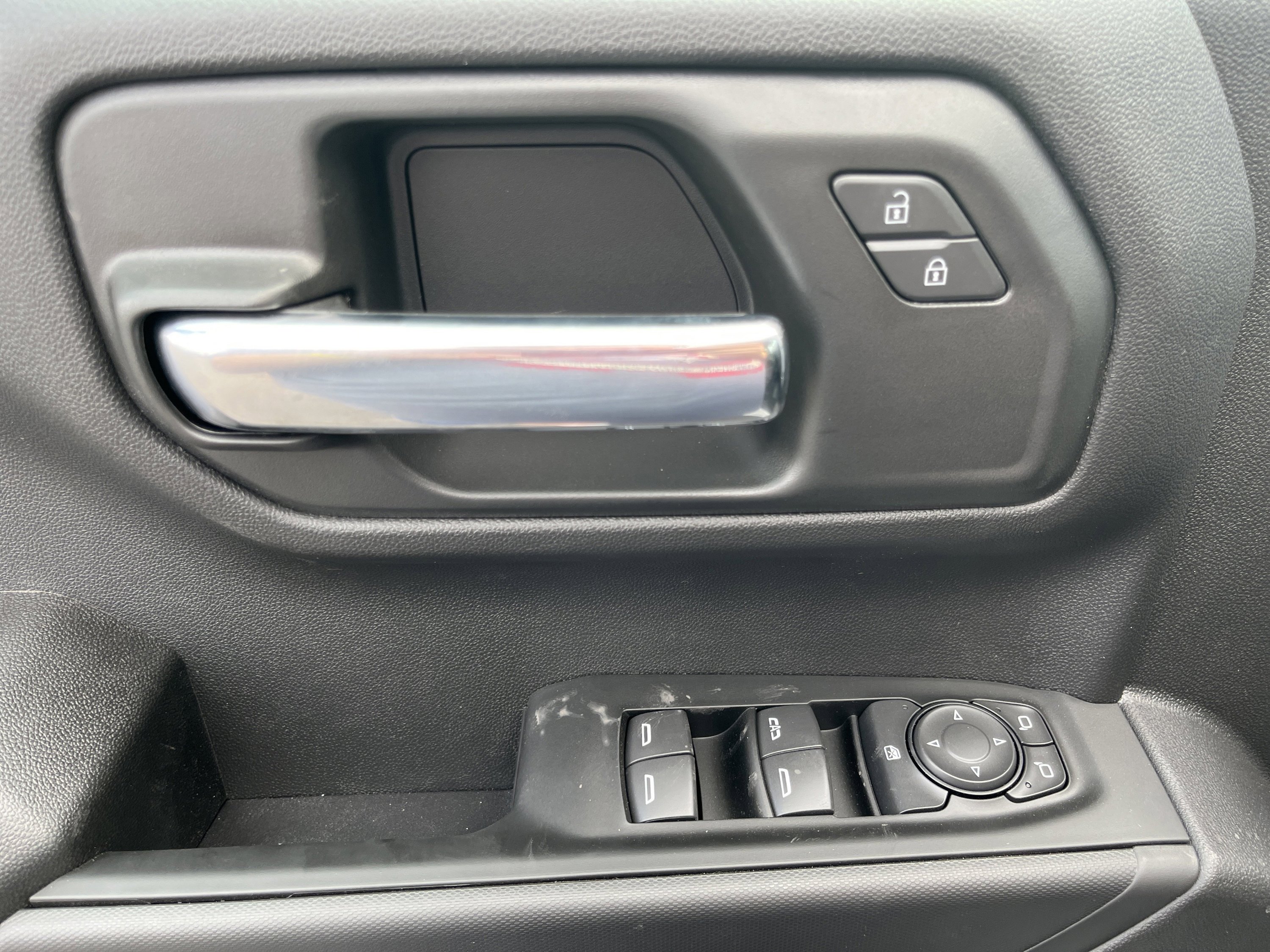 New 2026 Chevrolet Silverado 1500 Custom Trail Boss w/ Dark Appearance Package image 15