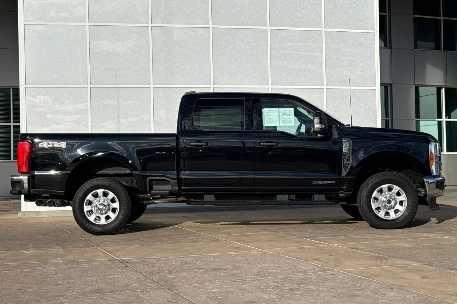 Used 2024 Ford F250 XLT image 3