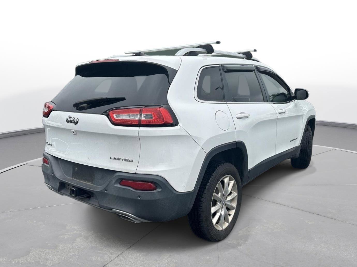 Used 2016 Jeep Cherokee Limited w/ Trailer Tow Group AWD/4WD image 6