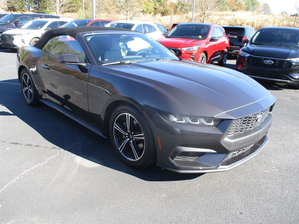 Used 2024 Ford Mustang Convertible image 2