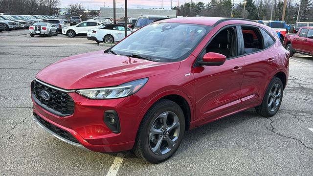 Used 2024 Ford Escape ST-Line Select w/ Tech Pack #2 image 2