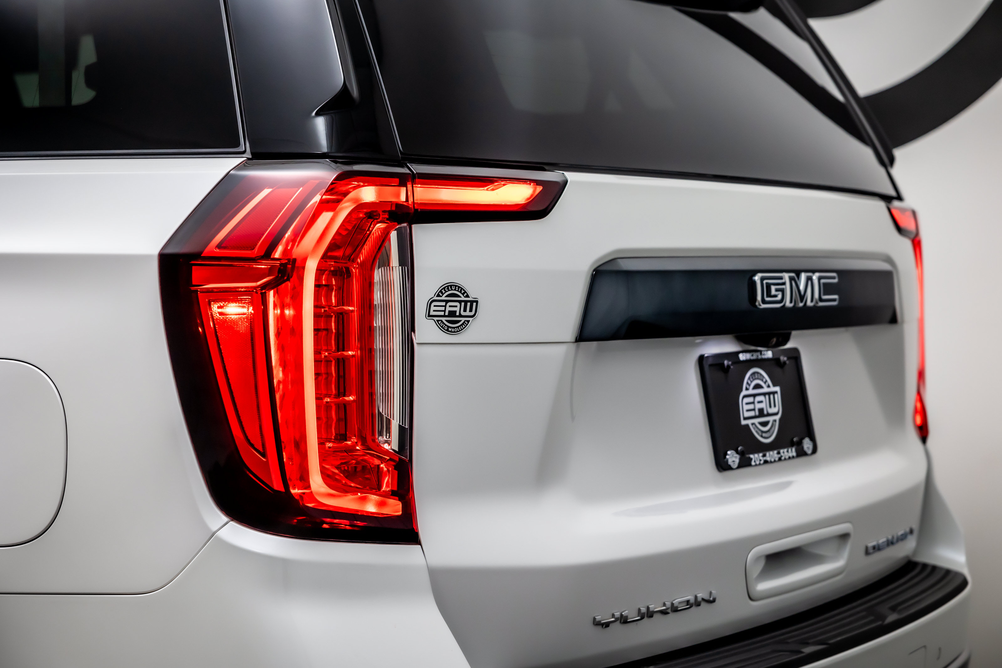 Used 2023 GMC Yukon Denali Ultimate AWD/4WD image 13