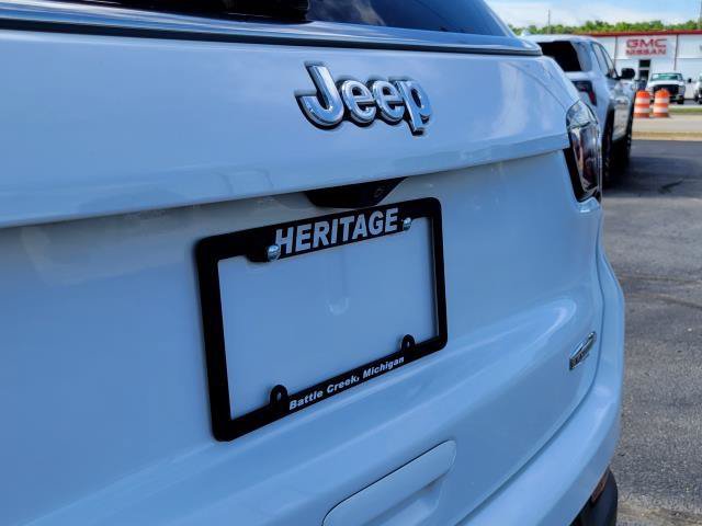 Used 2024 Jeep Compass Latitude AWD/4WD image 27