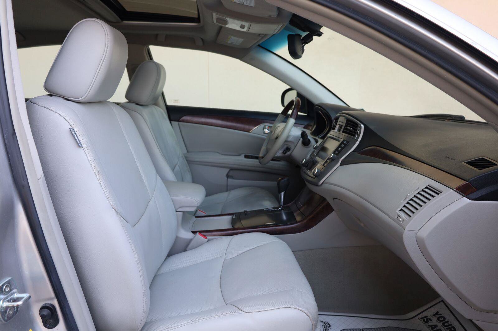 Used 2011 Toyota Avalon Limited FWD image 29