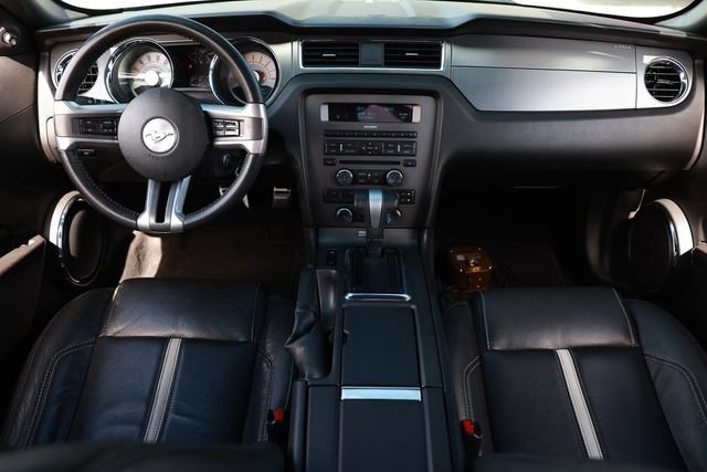 Used 2010 Ford Mustang GT Premium RWD image 2