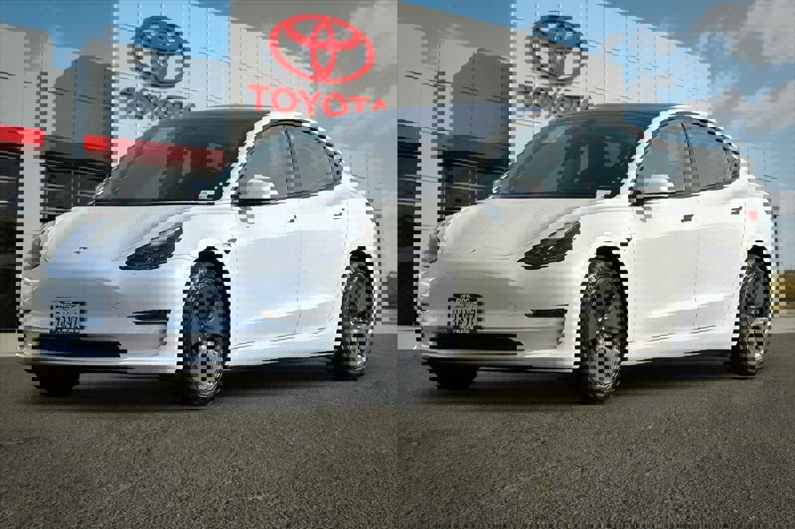 Used 2023 Tesla Model 3 Standard Range image 7