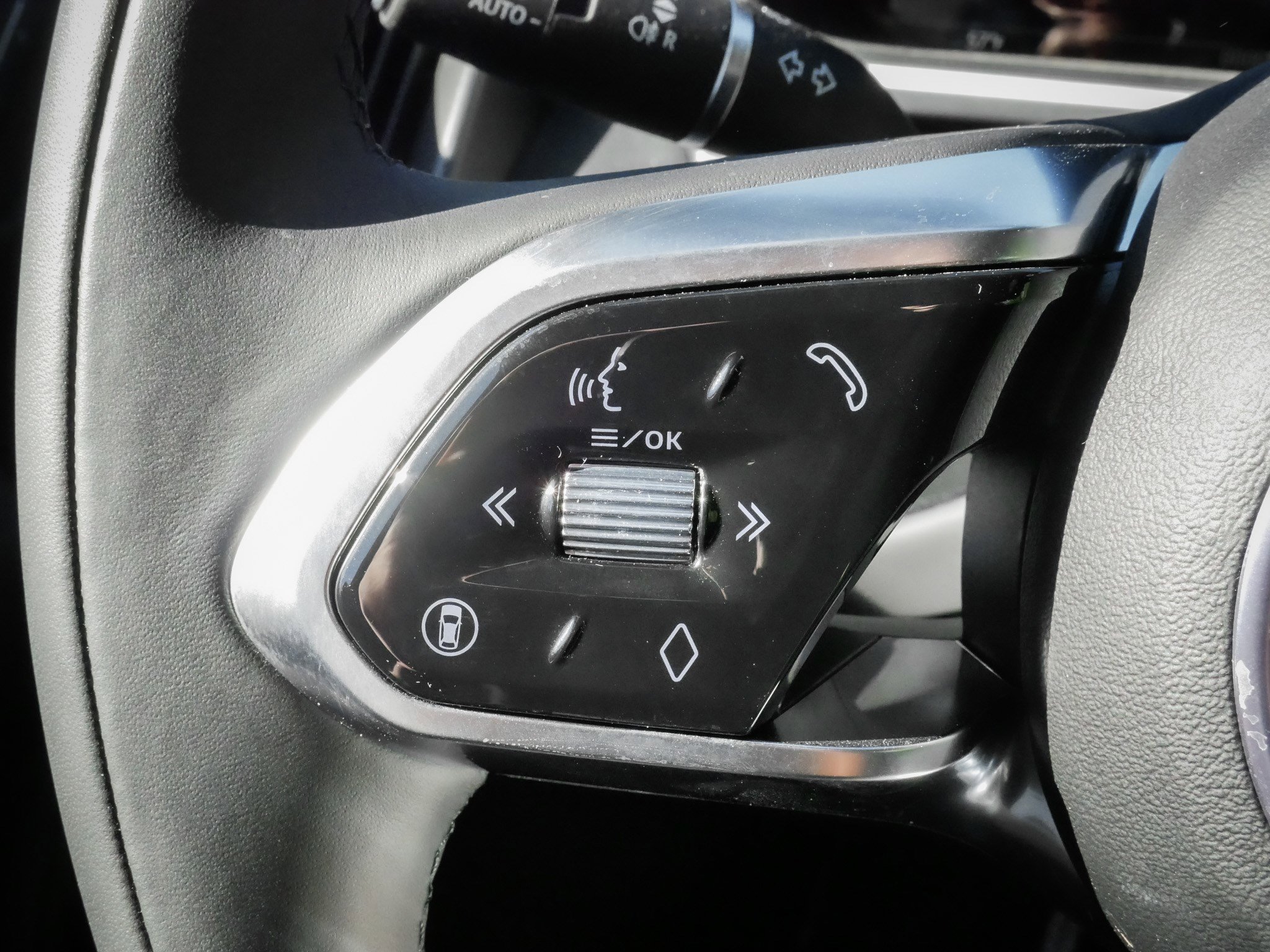 Used 2024 Jaguar I-PACE R-Dynamic HSE AWD/4WD image 19