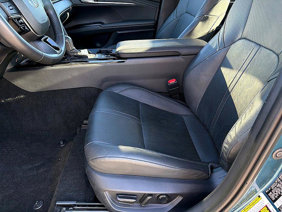 Used 2025 Toyota Camry XSE image 10