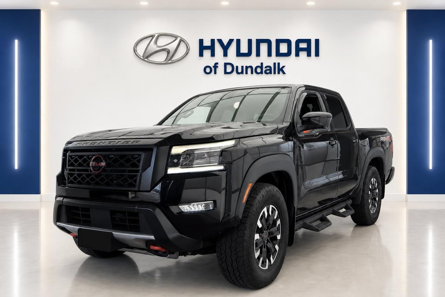 Used 2022 Nissan Frontier PRO-4X AWD/4WD image 3