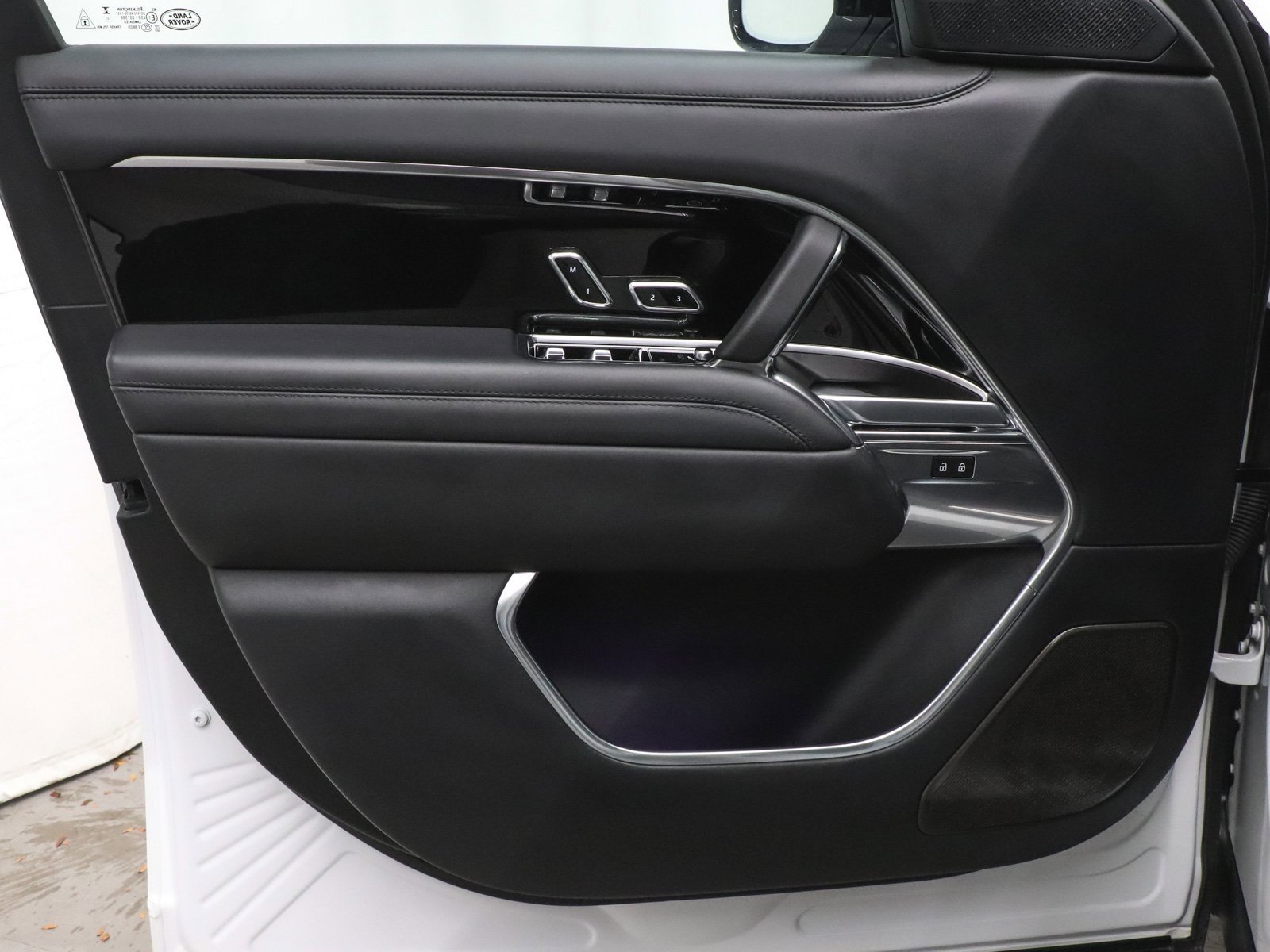 Used 2024 Land Rover Range Rover Autobiography image 12