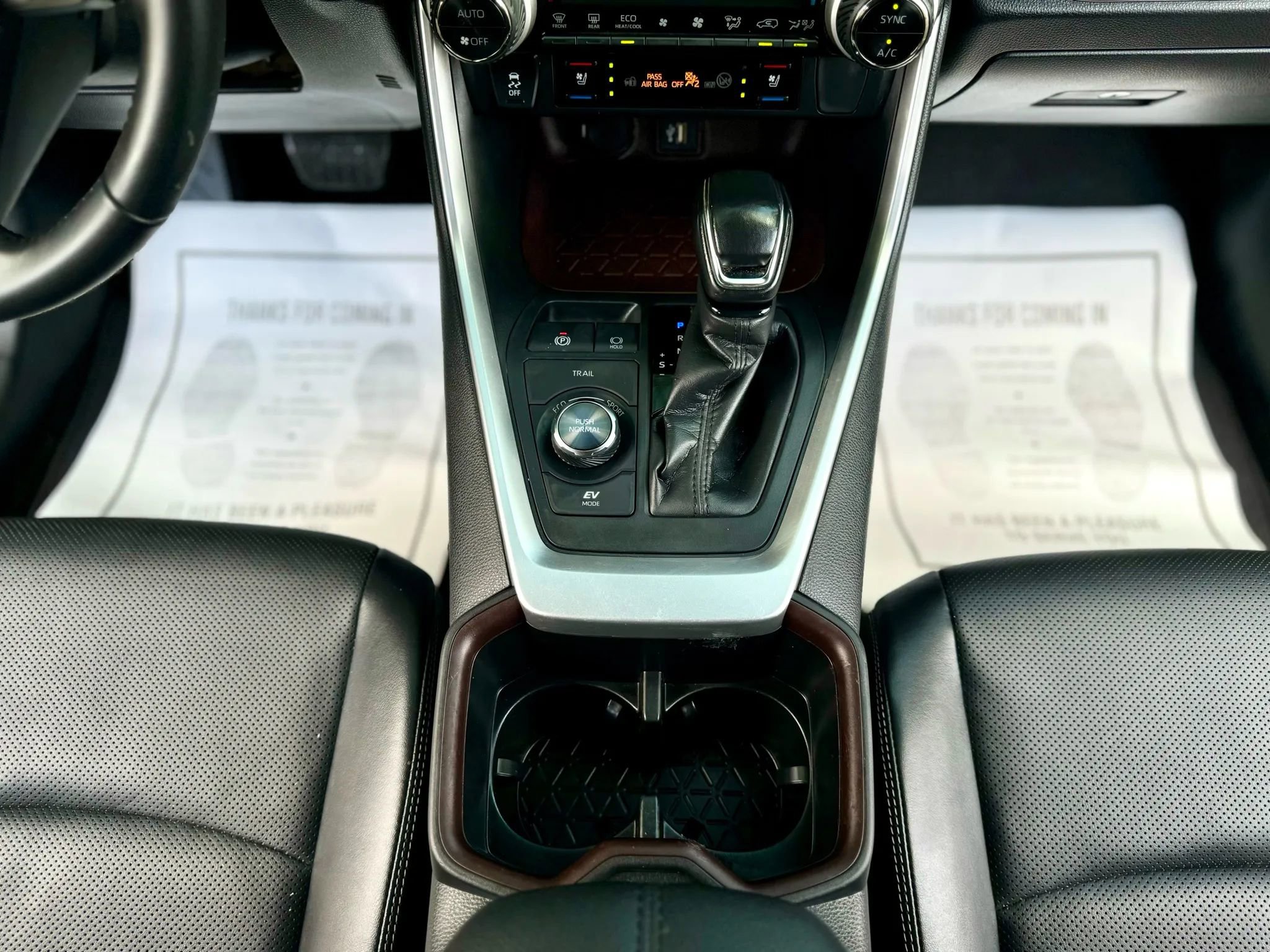 Used 2023 Toyota RAV4 Limited image 17