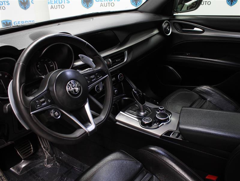 Used 2018 Alfa Romeo Stelvio Ti Sport AWD/4WD image 7