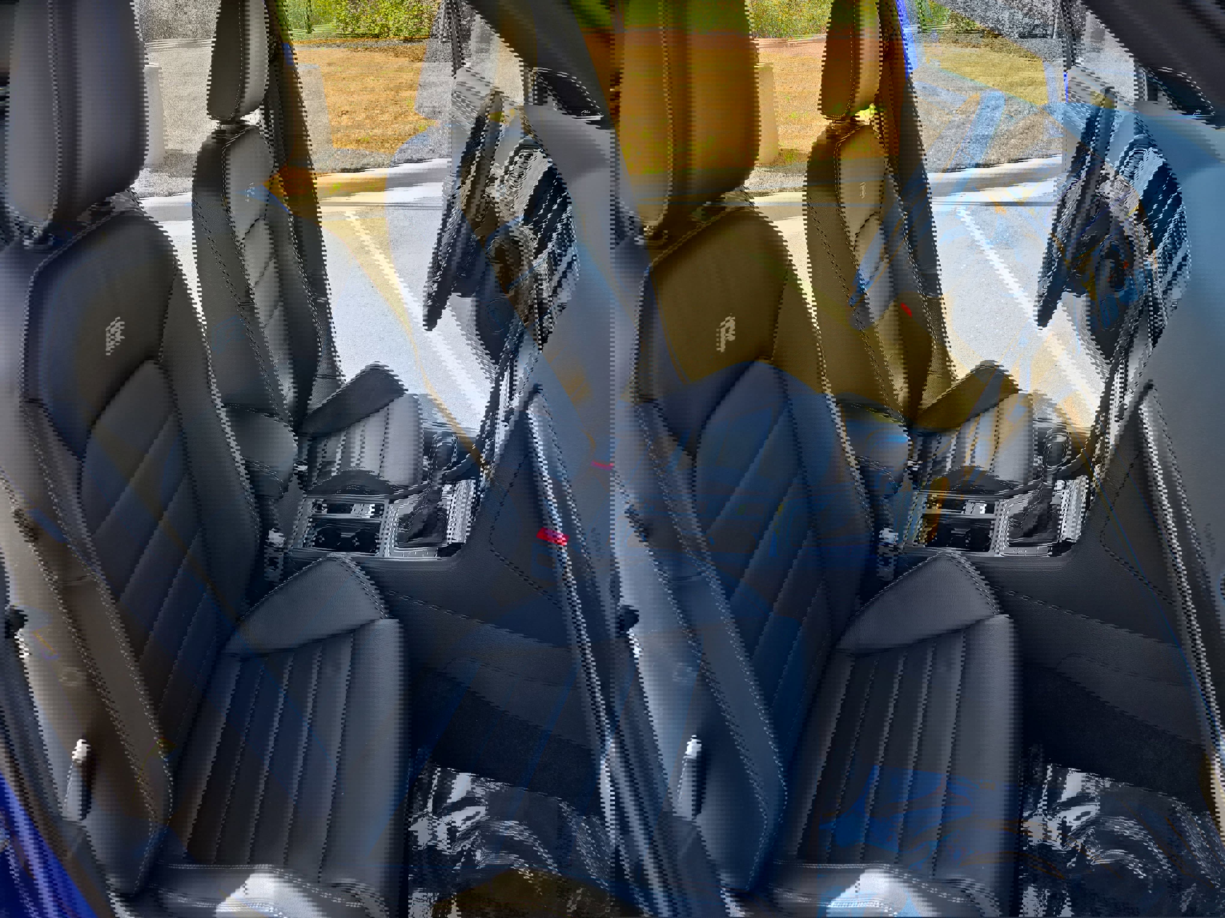 Used 2015 Volkswagen Golf R 4-Door image 10