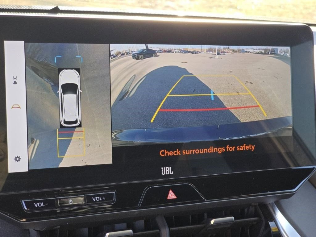 Used 2023 Toyota Venza Limited image 12