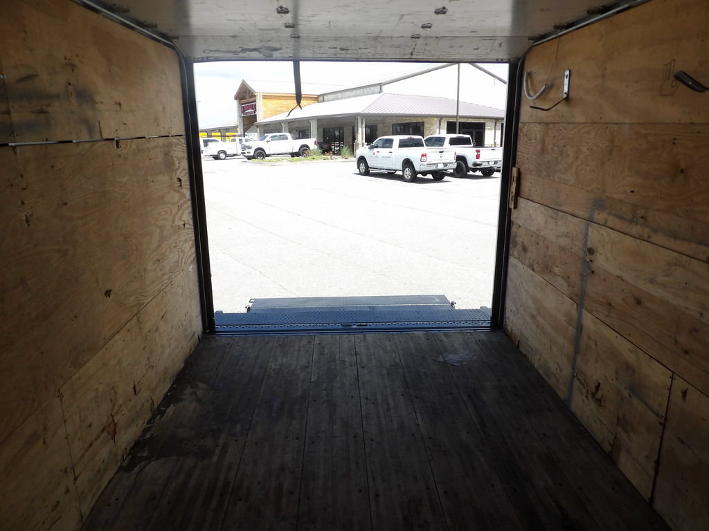 Used 2019 Isuzu NPR RWD image 38