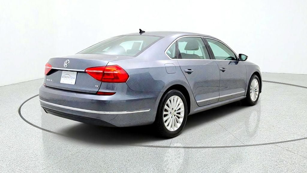 Used 2016 Volkswagen Passat 1.8T SE FWD image 5