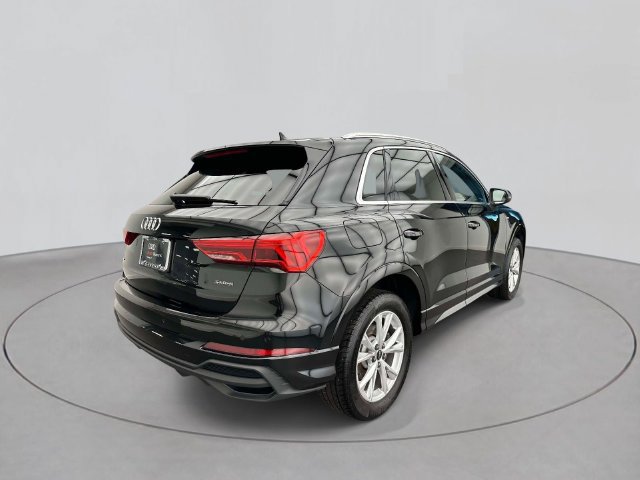 Used 2023 Audi Q3 2.0T Premium w/ Convenience Package AWD/4WD image 4