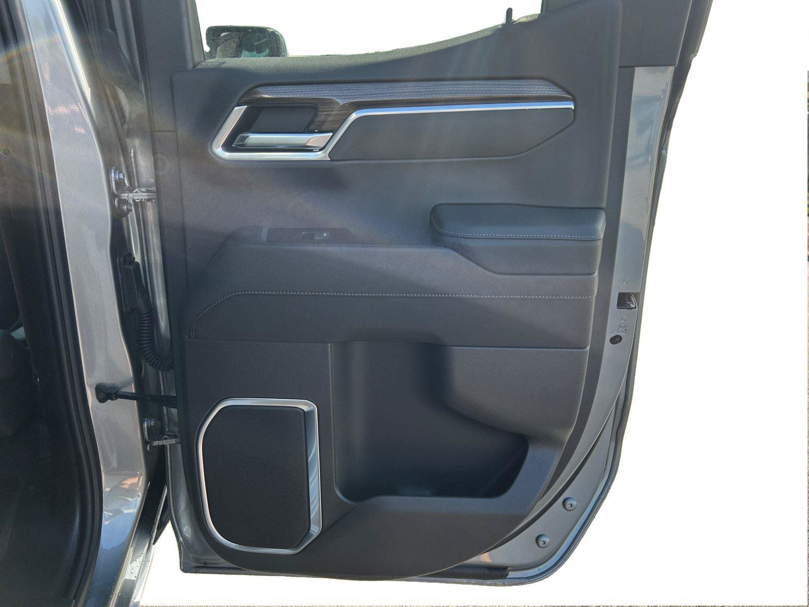 Used 2023 Chevrolet Silverado 1500 RST AWD/4WD image 18