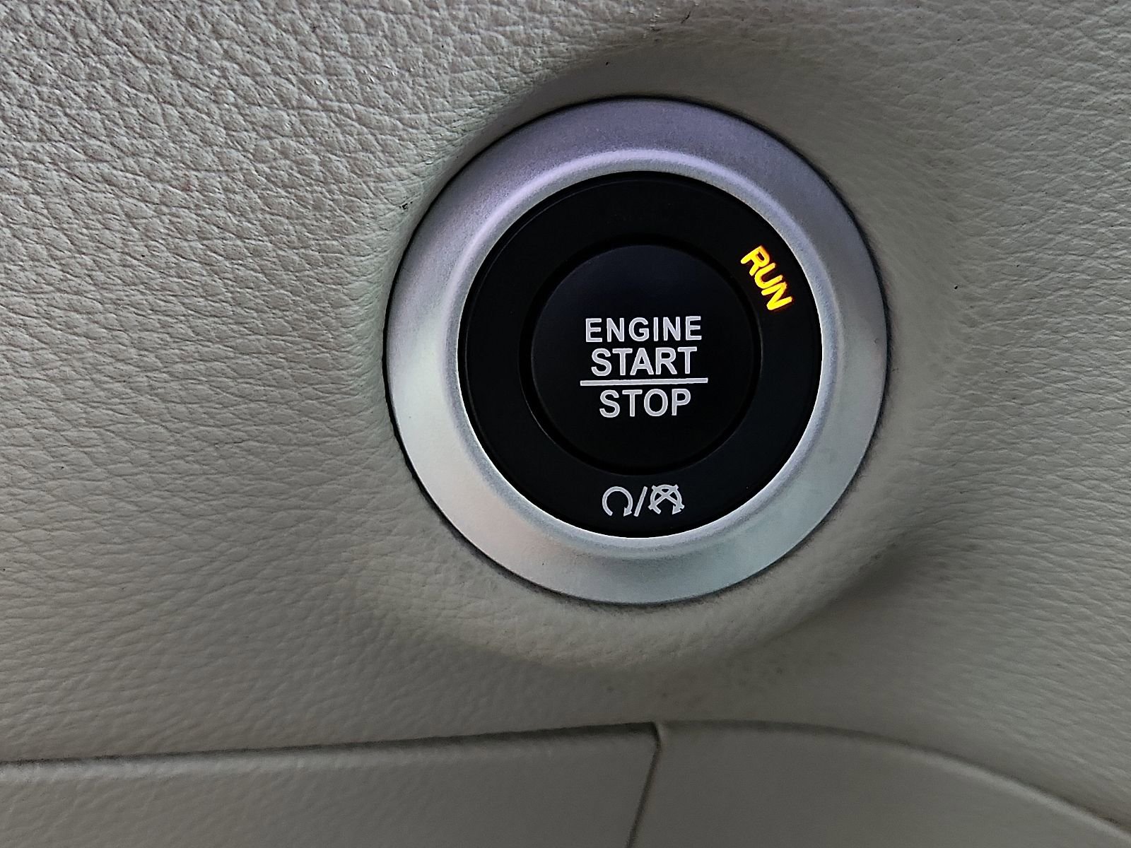 Used 2024 Chrysler Pacifica Select image 20