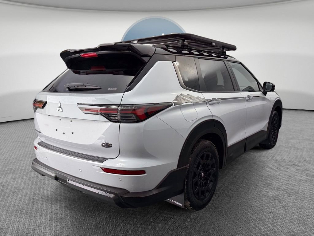 New 2026 Mitsubishi Outlander Trail Edition image 3