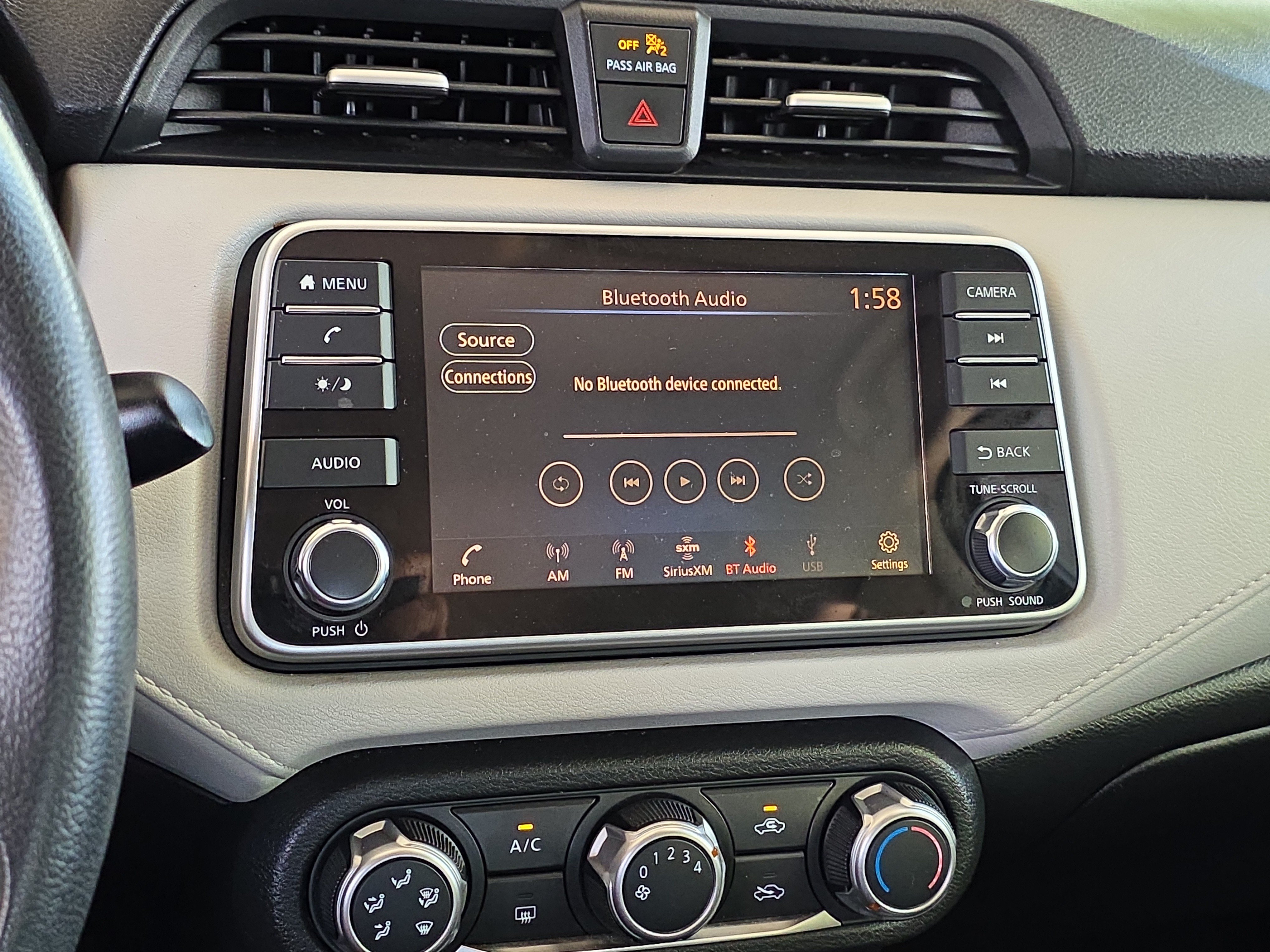 Used 2021 Nissan Versa SV FWD image 17