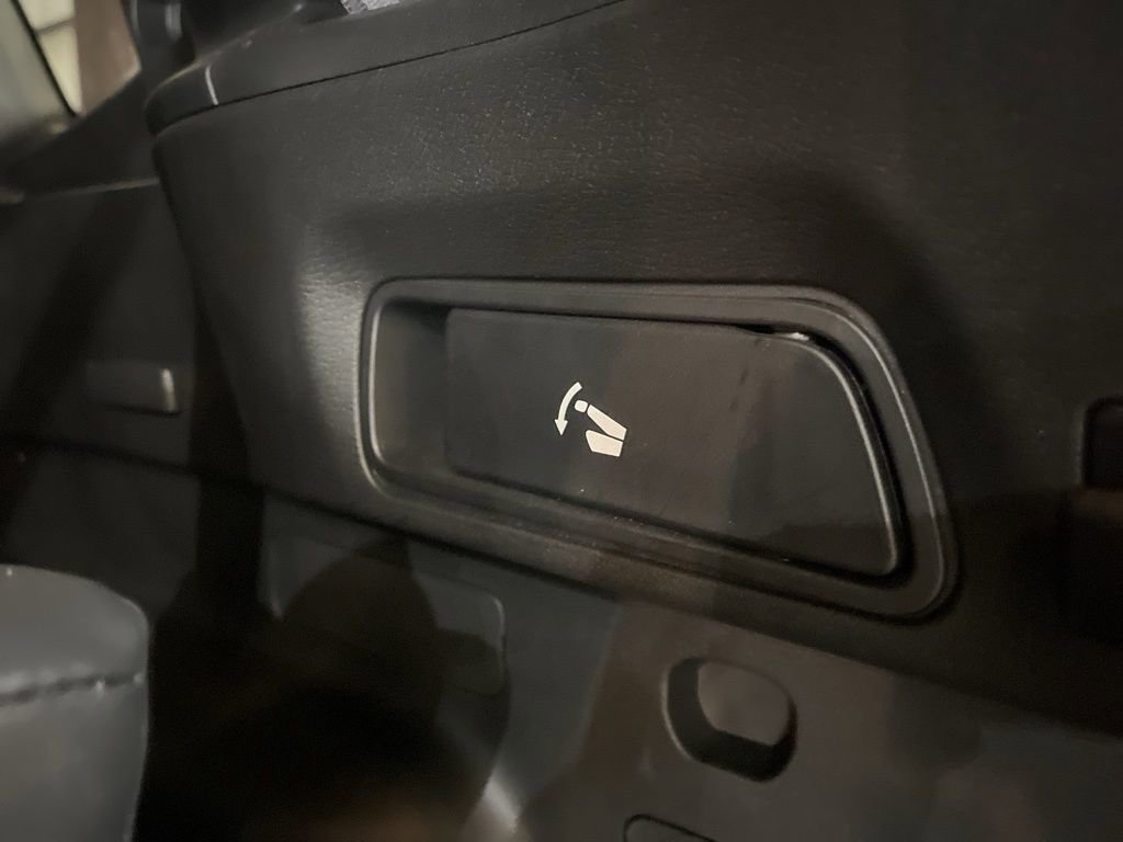 Used 2024 Mitsubishi Outlander Ralliart AWD/4WD image 16