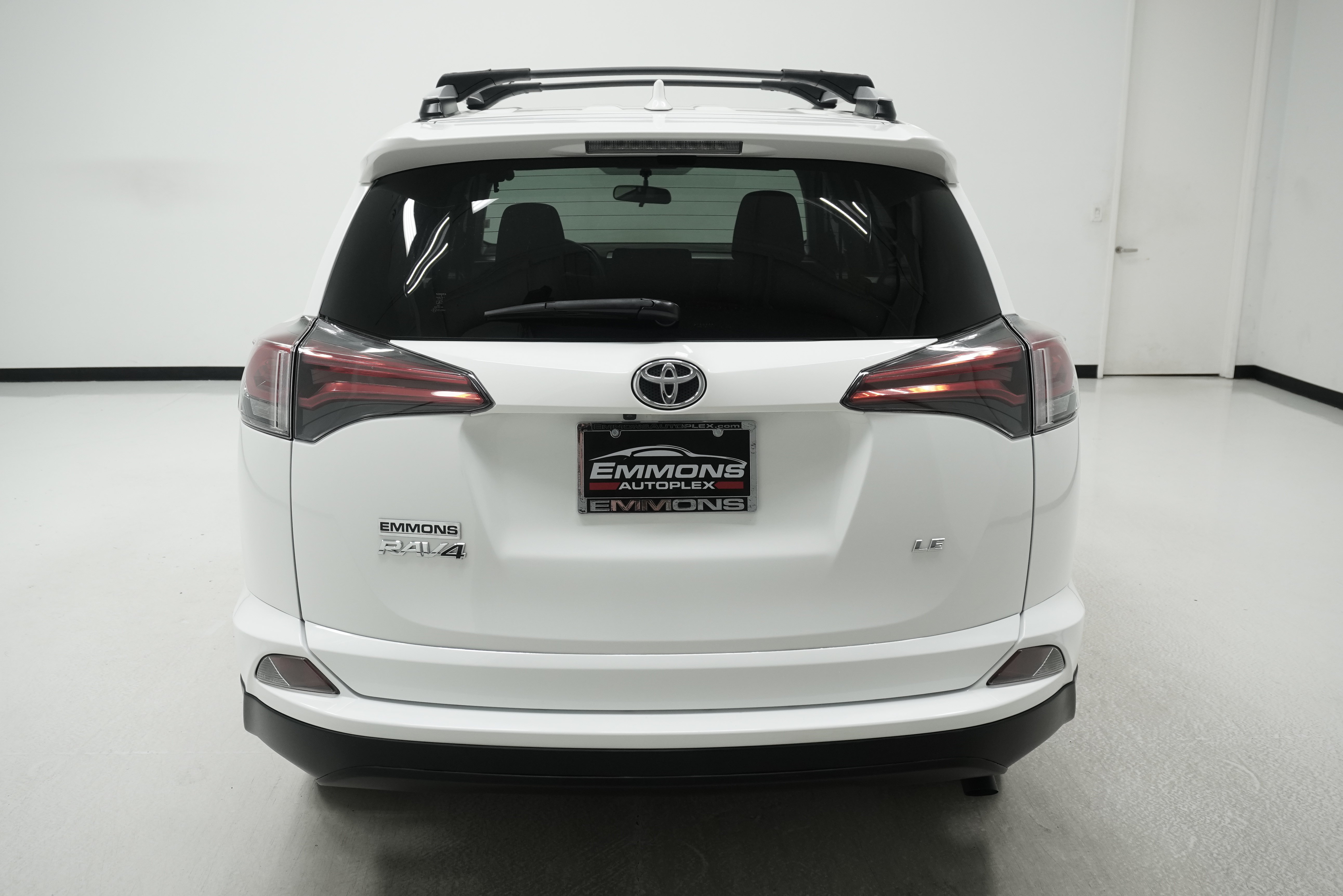 Used 2016 Toyota RAV4 LE FWD image 5